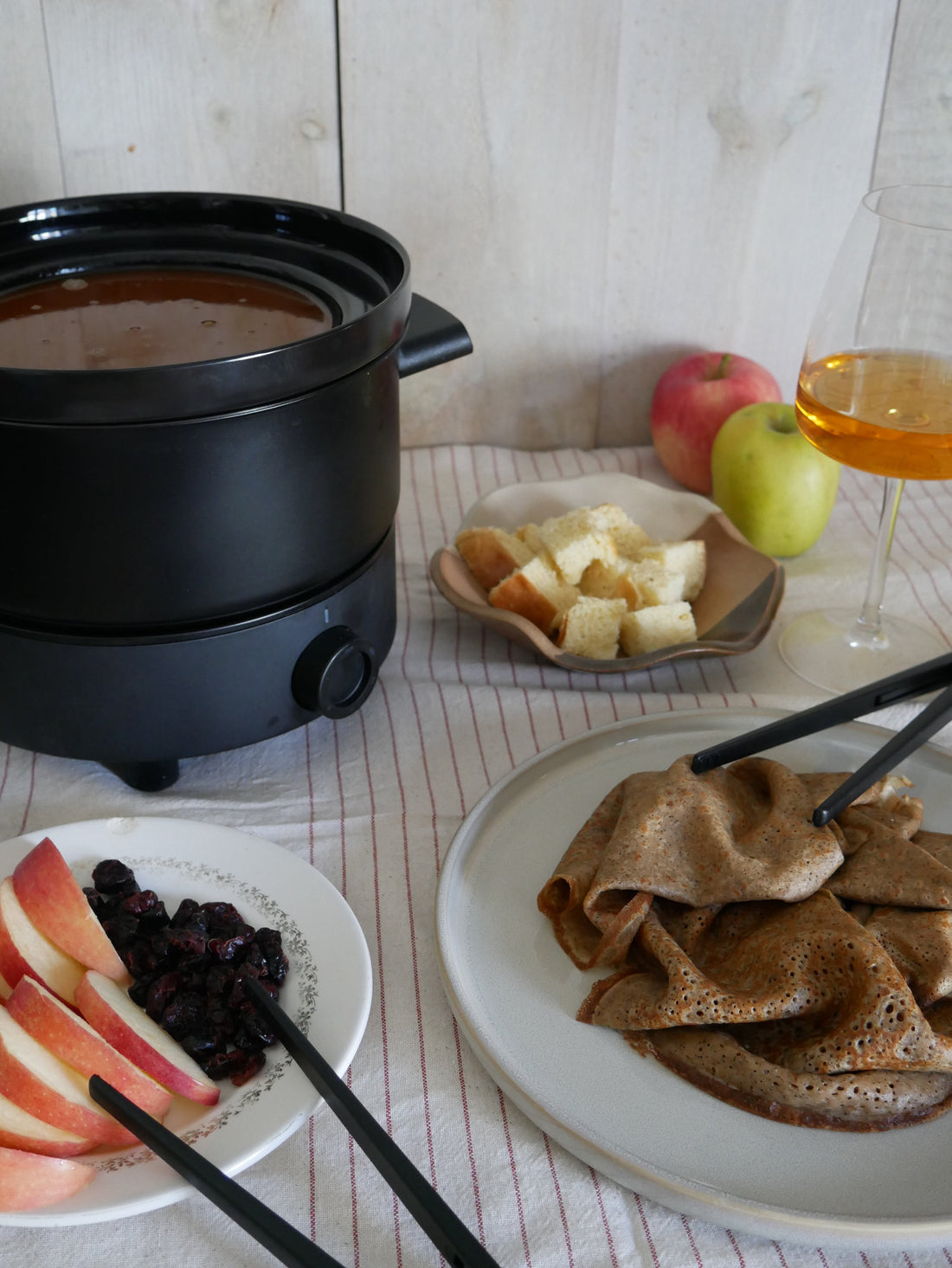 Fondue bretonne au caramel beurre salé & pommes